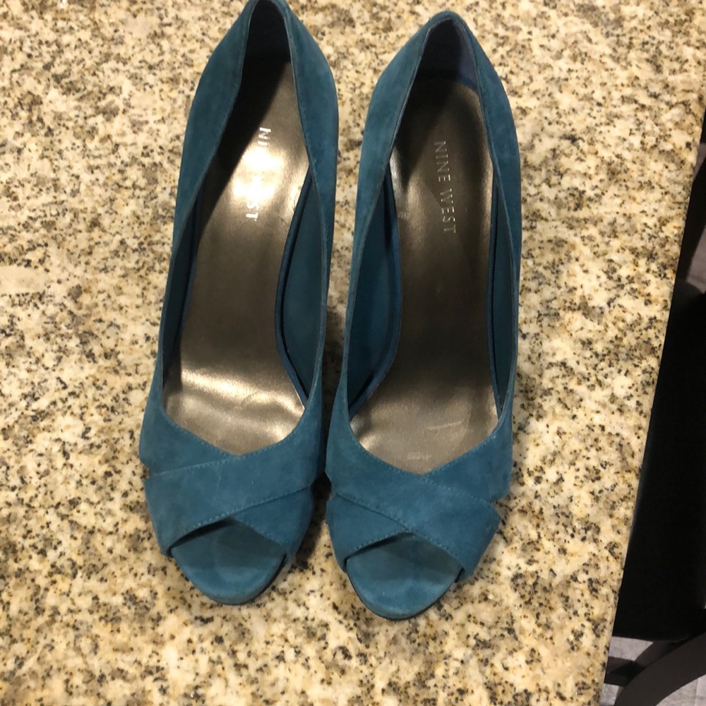 Nine West suede blue heels